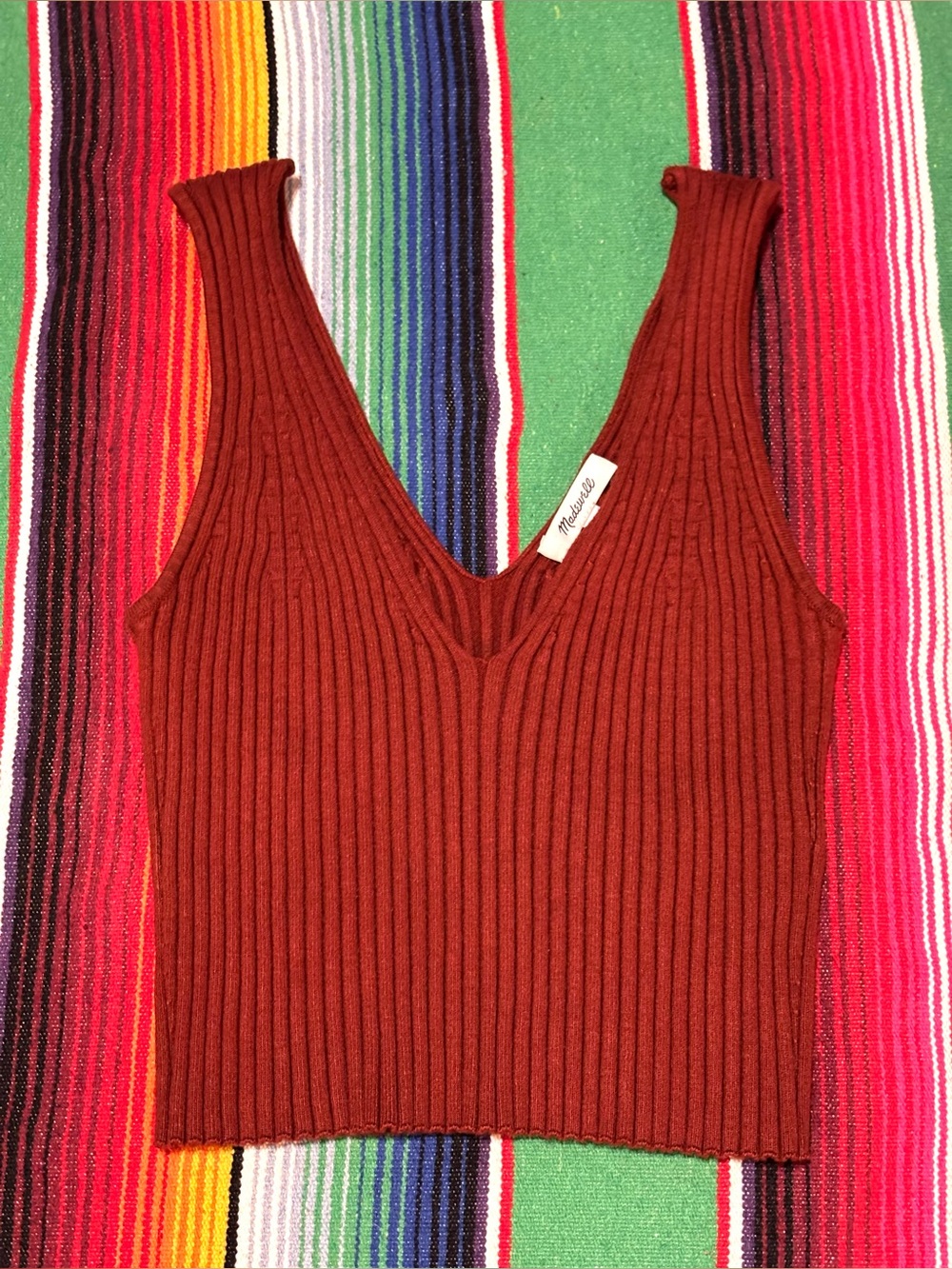 Madewell V-Neck Sweater Tank in Dusty Redwood Size Medium